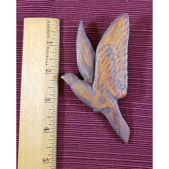 Vintage Unsigned Hand Carved, Hand Painted Wood Bird In Flight Pin/Brooch - Picture 10 of 10